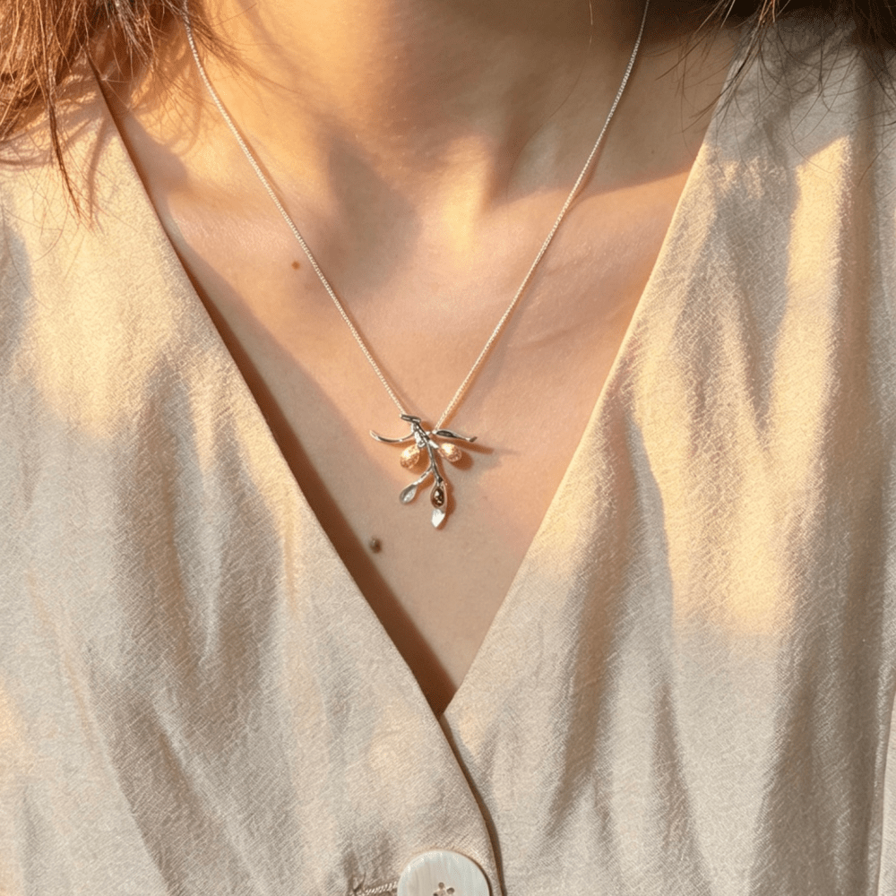 Olive Branch - Handmade Necklace - MetalVoque