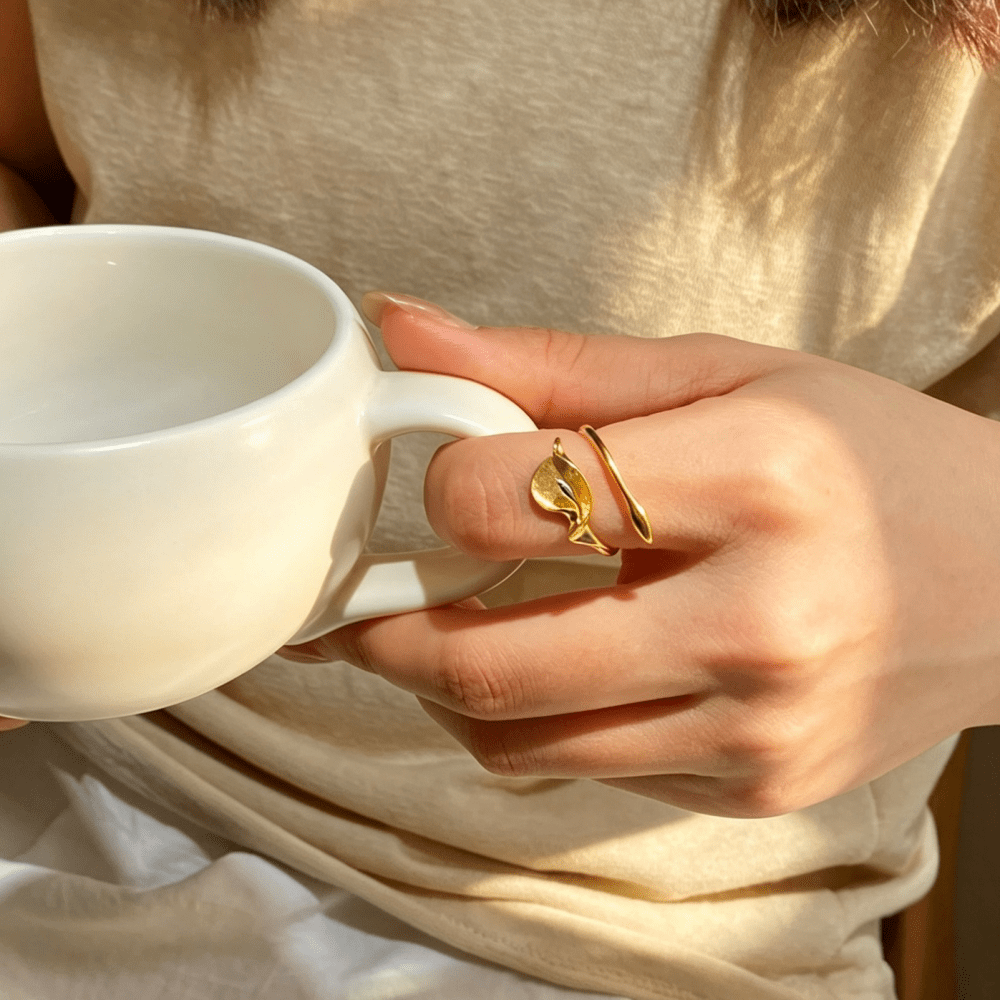 Calla Lily - Adjustable Ring | NEW - MetalVoque
