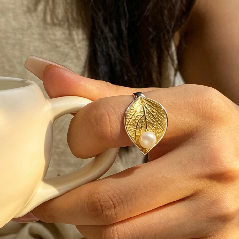Pearly Leaf - Adjustable Ring