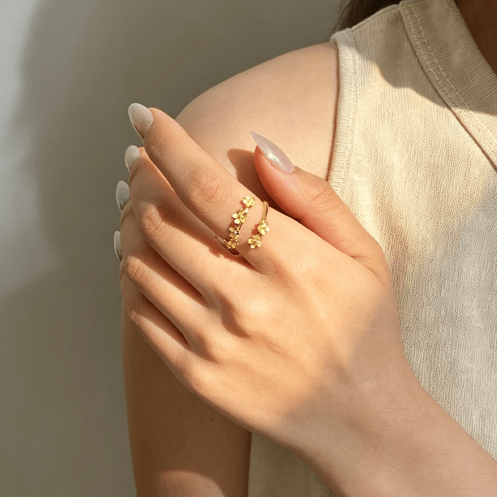 Small Forget-me-not Flowers - Adjustable Ring - MetalVoque
