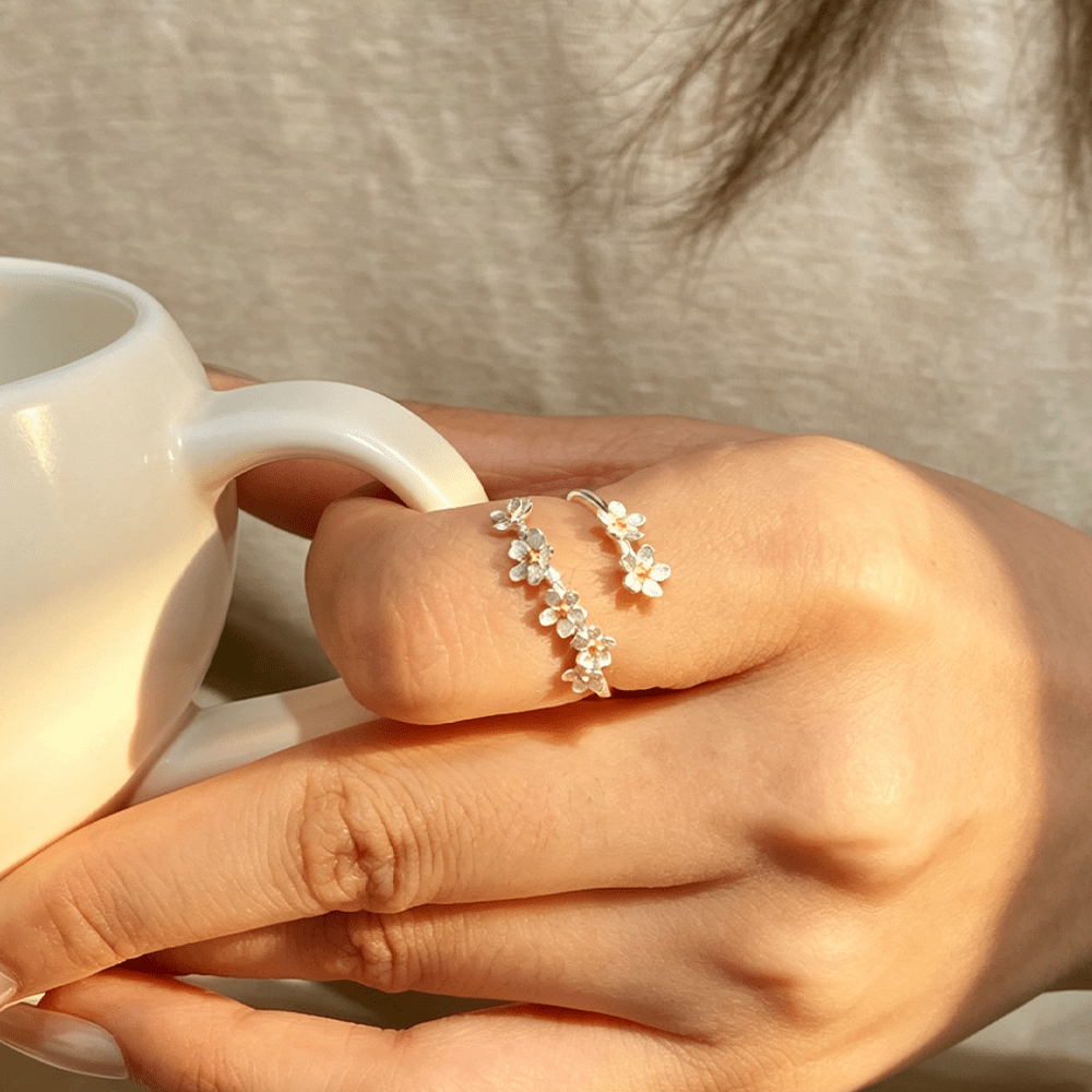 Small Forget-me-not Flowers - Adjustable Ring - MetalVoque