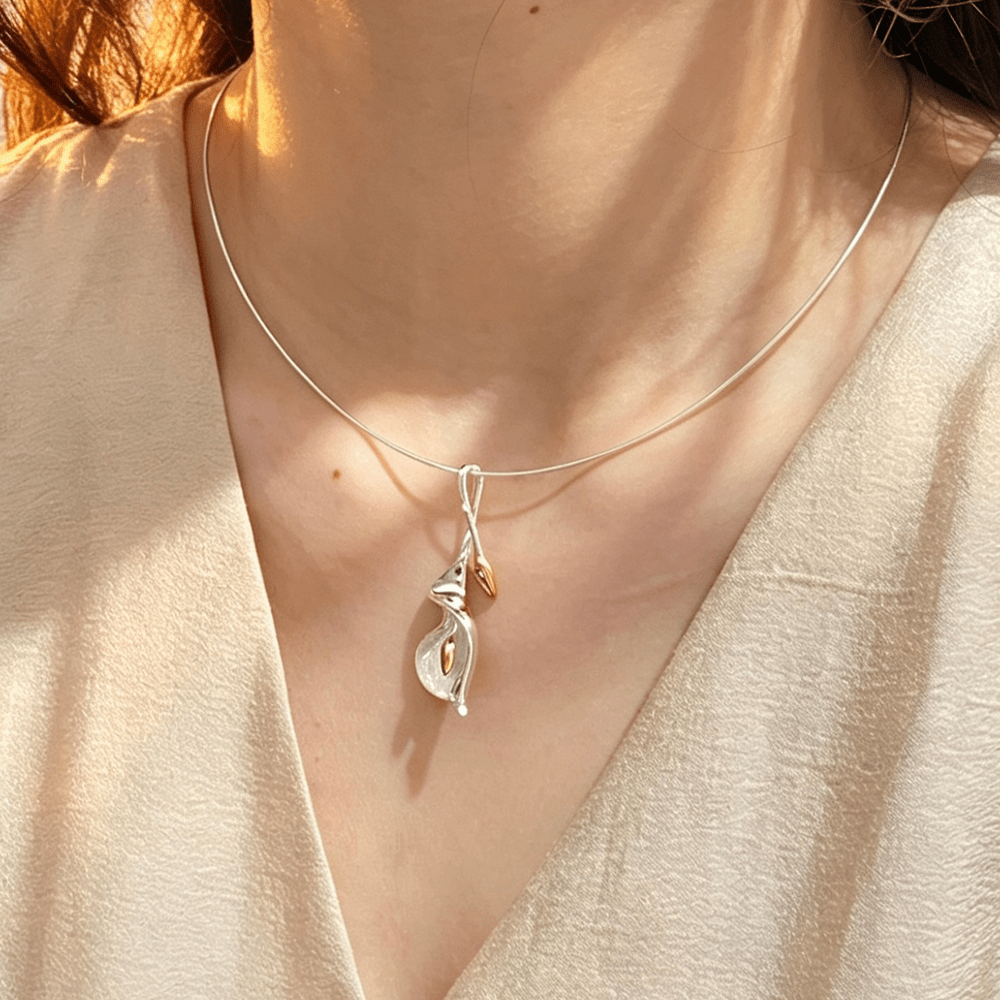 Calla Lily - Handmade Necklace | NEW - MetalVoque