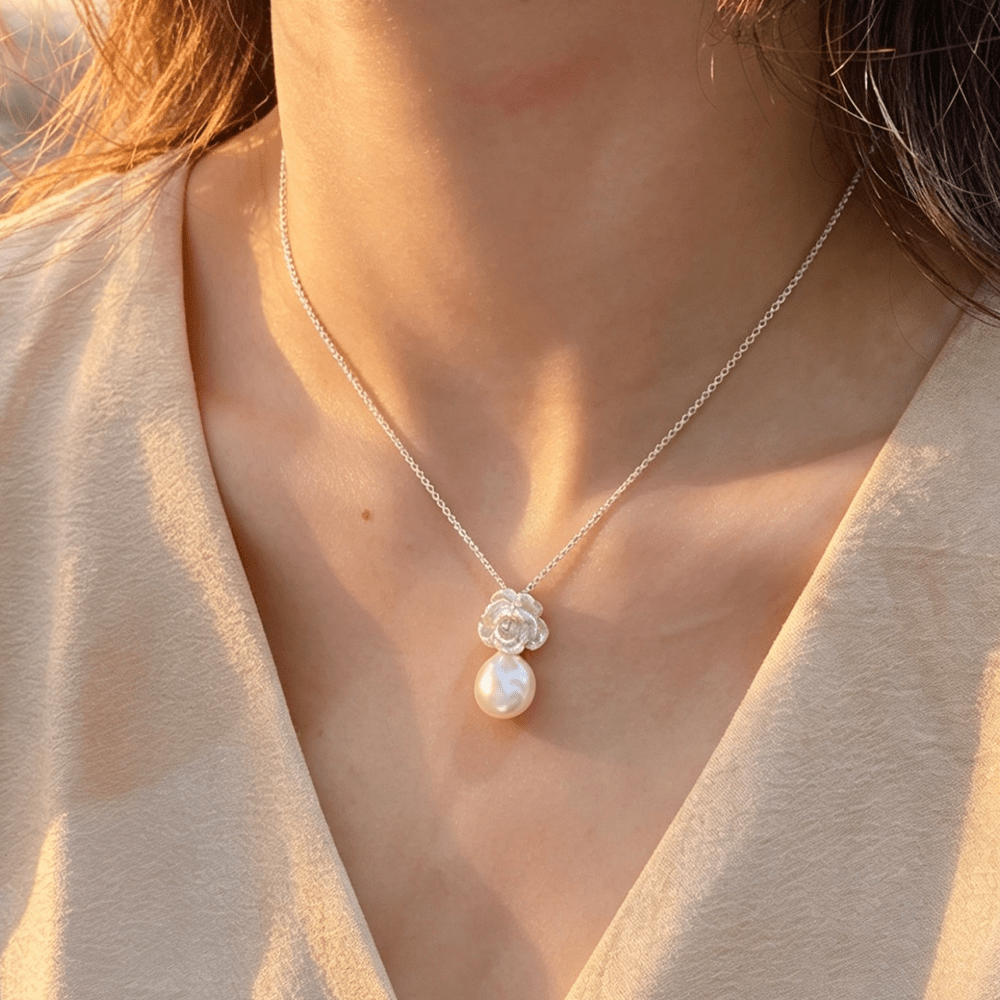 Mother Pearl Camellia - Handmade Necklace | NEW - MetalVoque