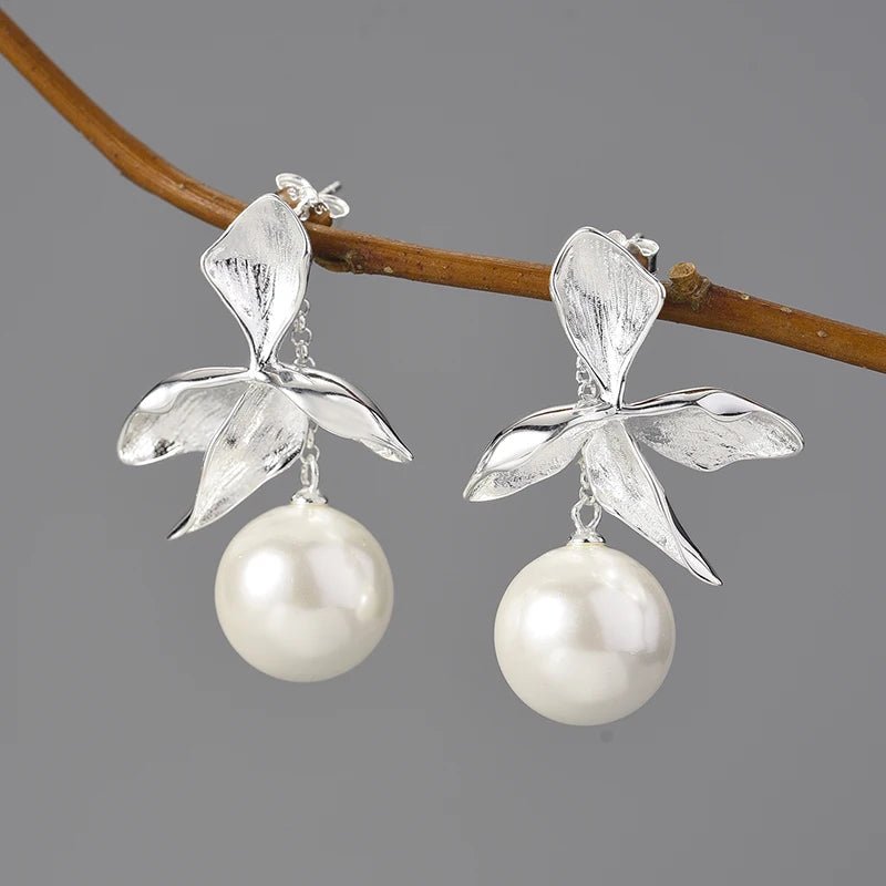 Four Leaf Pearl - Dangle Earrings | NEW - MetalVoque