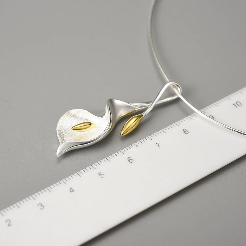 Calla Lily - Handmade Necklace | NEW - MetalVoque