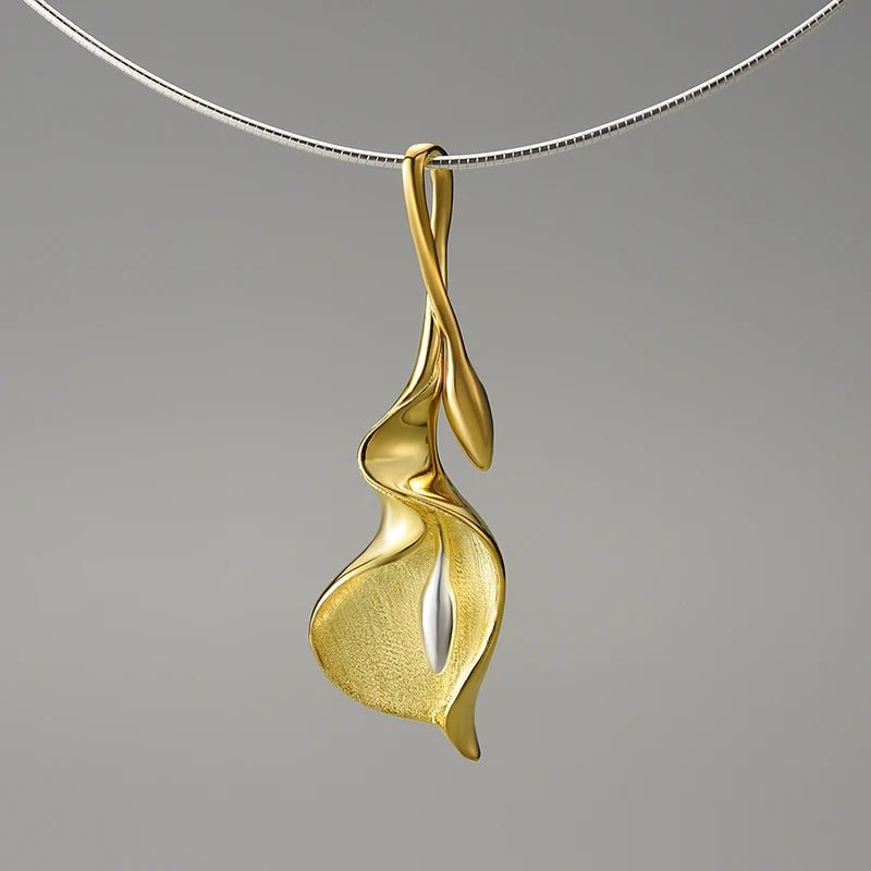 Calla Lily - Handmade Necklace | NEW - MetalVoque