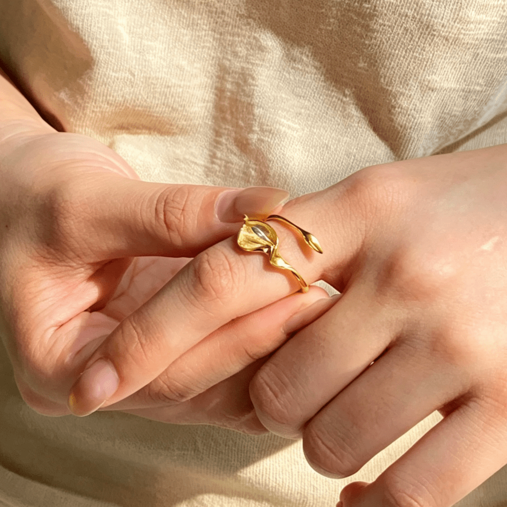 Calla Lily - Adjustable Ring | NEW - MetalVoque