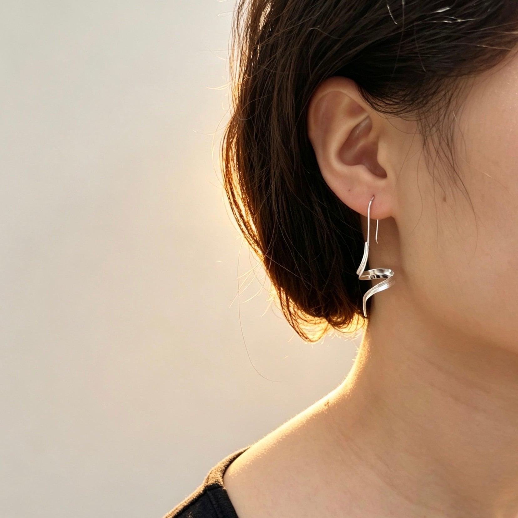 Minimal Curve - Dangle Earrings