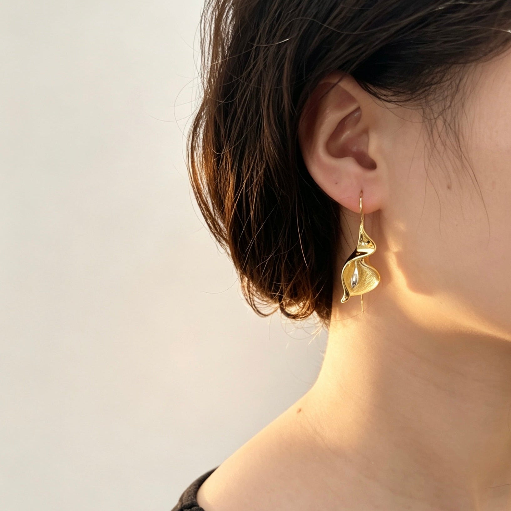 Big Calla Lily - Dangle Earrings