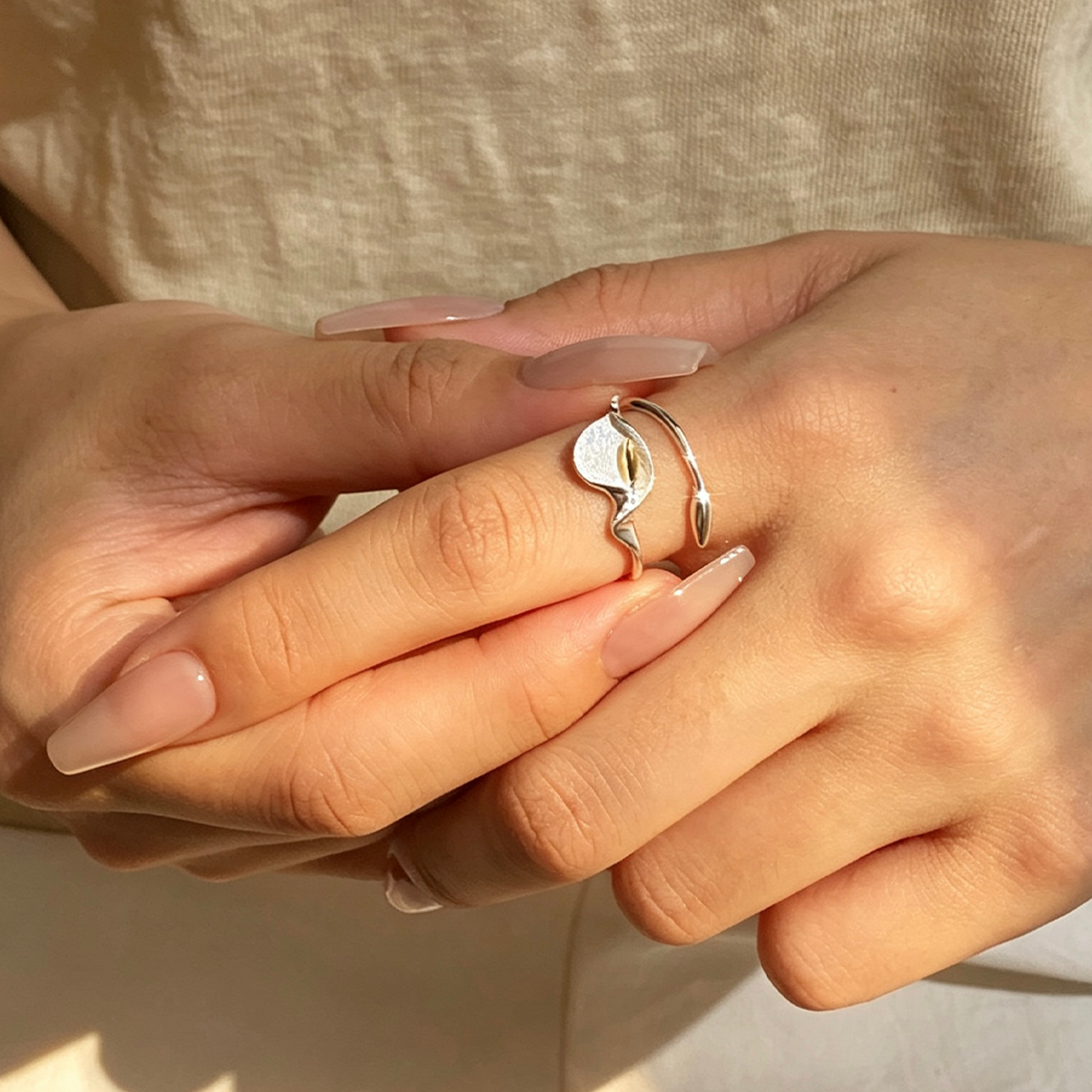 Calla Lily - Adjustable Ring | NEW