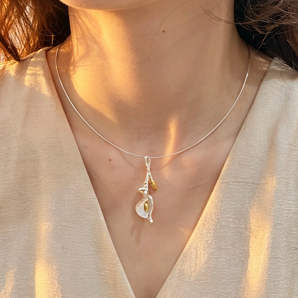Calla Lily - Handmade Necklace | NEW