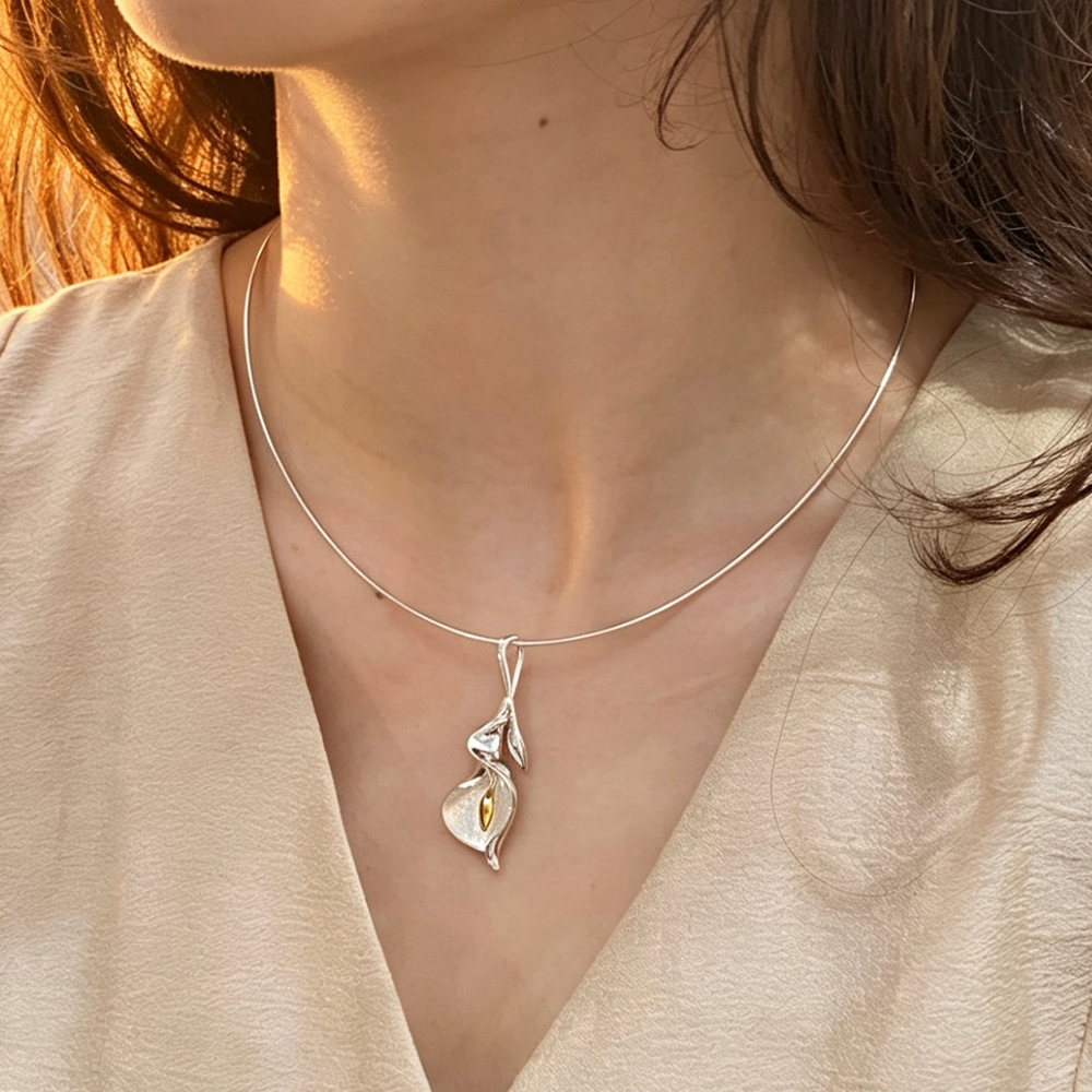 Calla Lily - Handmade Necklace | NEW