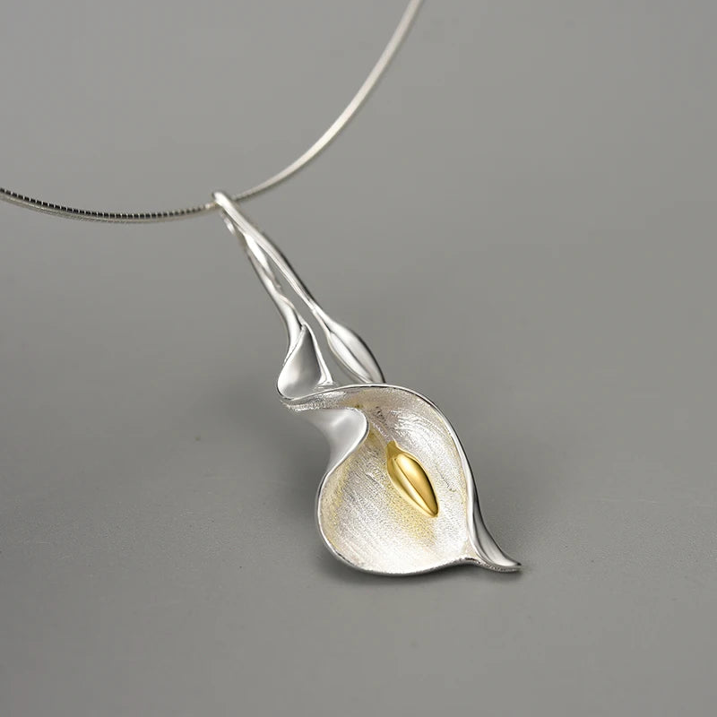 Calla Lily - Handmade Necklace | NEW