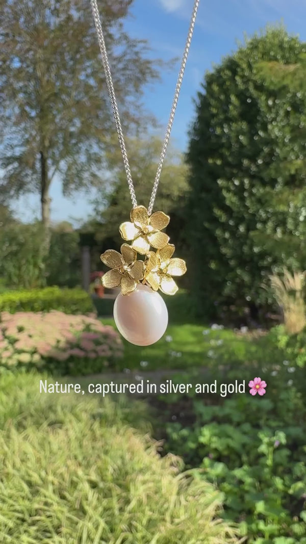 Mother Pearl Forget-me-not - Handmade Necklace | NEW