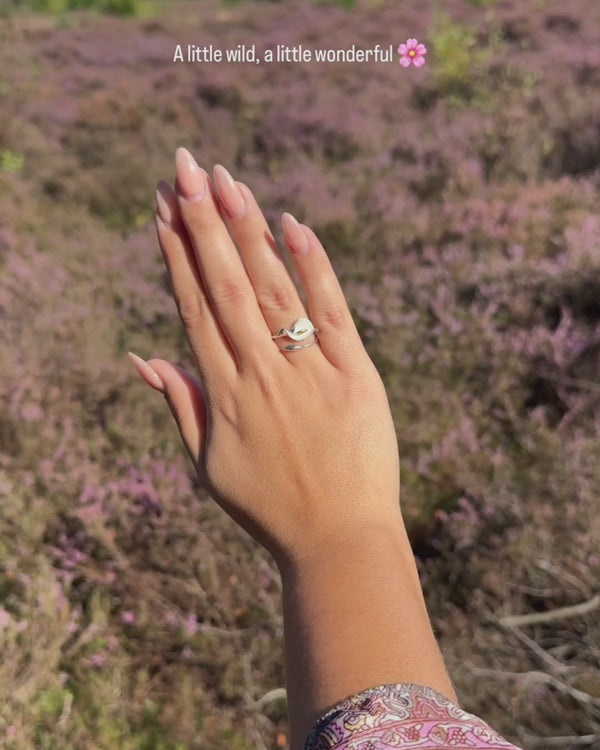 Calla Lily - Adjustable Ring | NEW